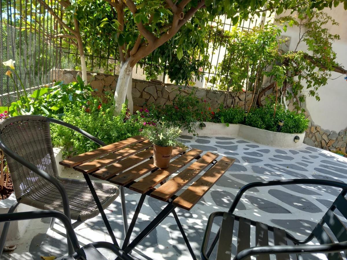 Studio In Garden Poros Town Ngoại thất bức ảnh